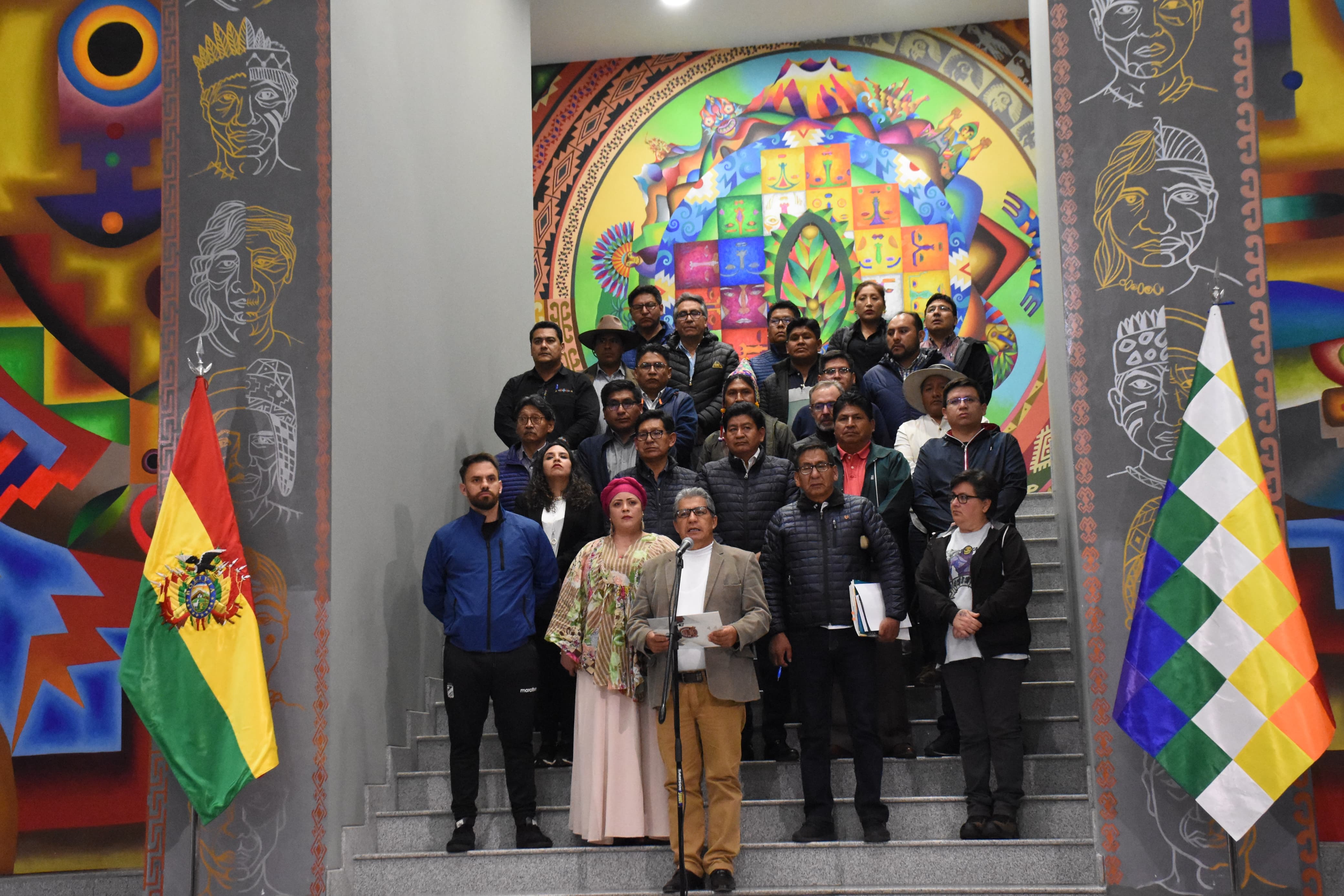 Gobierno refuerza el Comando de Incidentes y pide apoyo internacional para sofocar incendios