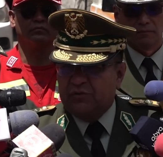 Desplazan 75 policías a San Buenaventura y Rurrenabaque para reforzar la lucha contra los incendios