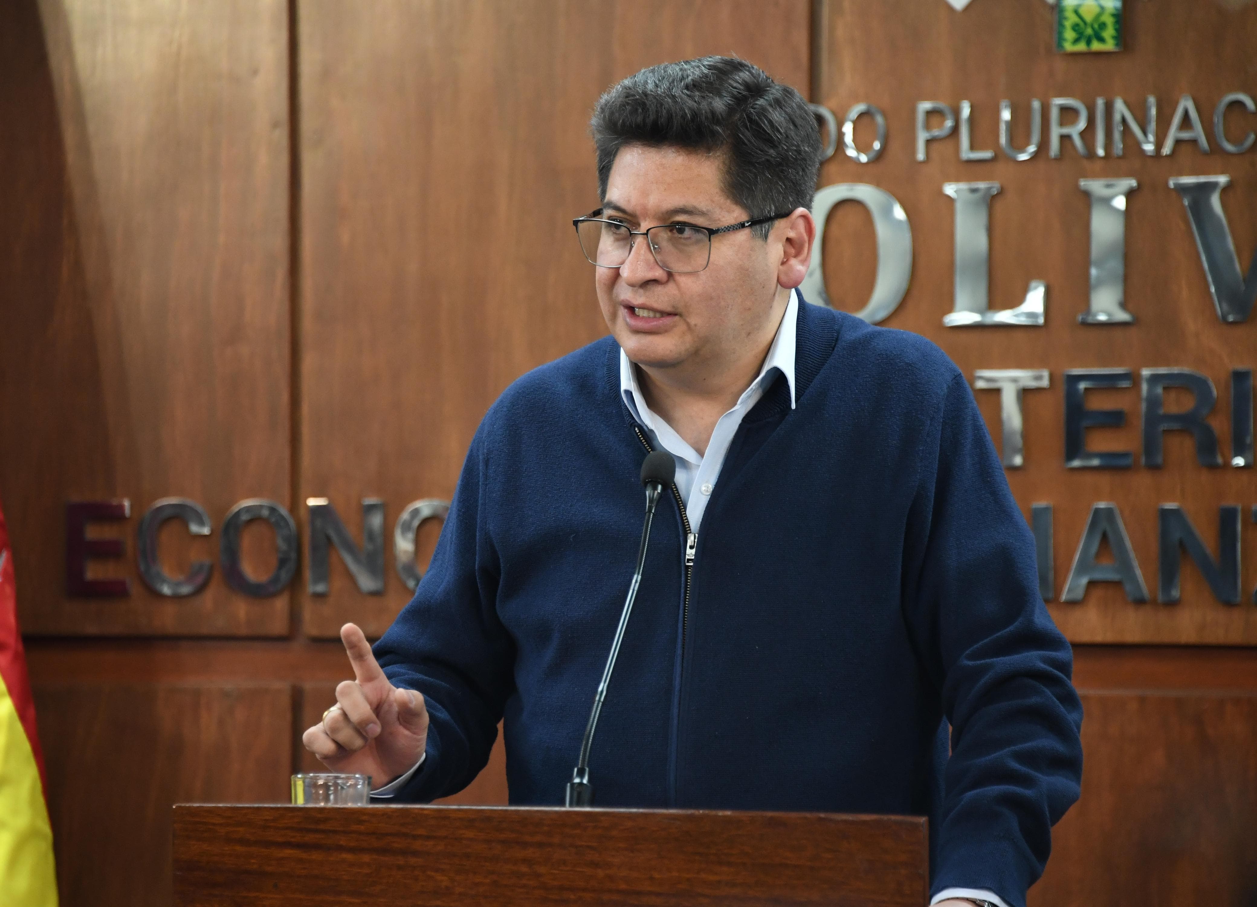 Baja calificación de Standard & Poor's responde al "bloqueo y boicot económico" del Legislativo