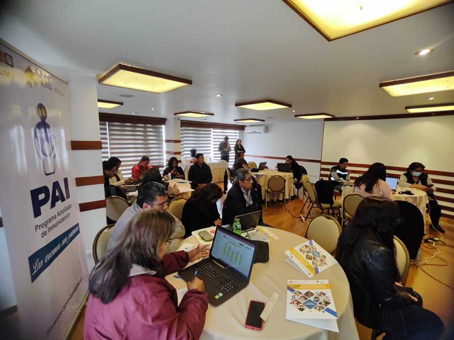 Evalúan acciones para fortalecer las estrategias de coberturas de vacunación en el país 