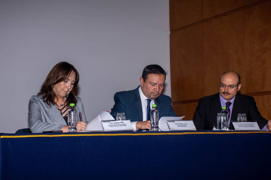 Viceministerio de Transparencia y UPB firman convenio para implementar diplomados de transparencia y lucha contra la corrupción 