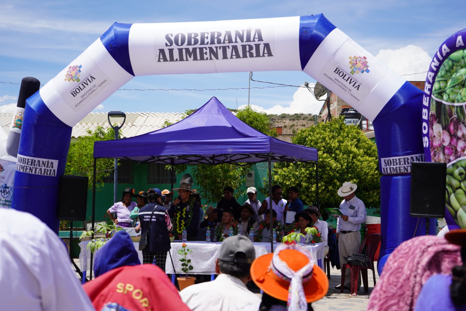 Gobierno entrega semillas de zanahoria, insumos fitosanitarios y equipamiento a 180 familias de Vitichi
