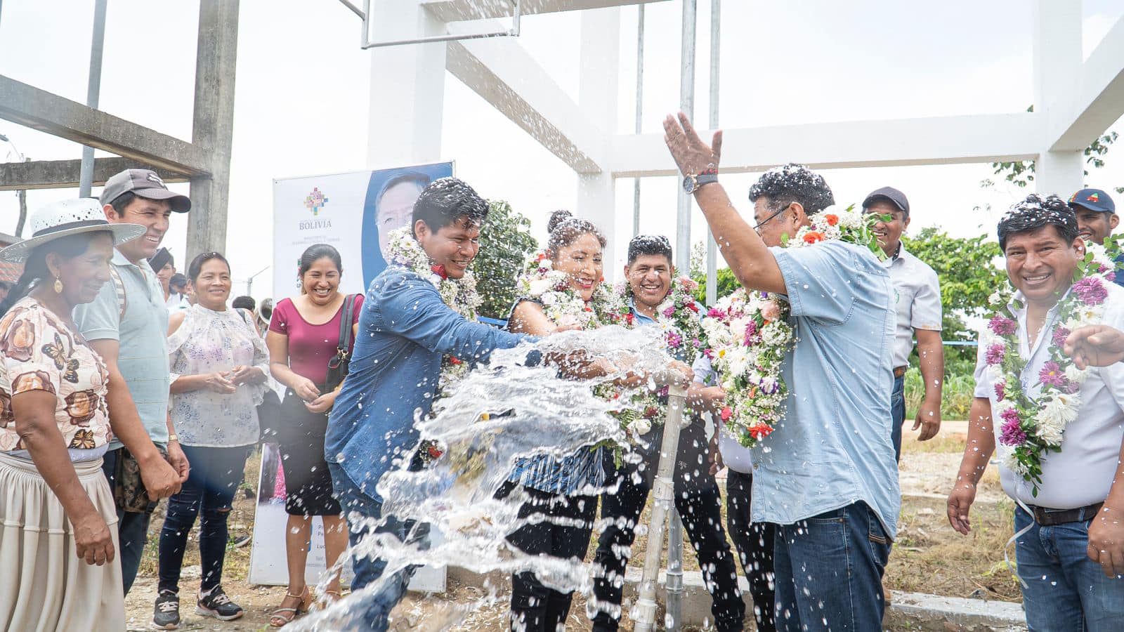 Producción agropecuaria de 5.731 familias de Yapacaní se fortalece con ocho sistemas de agua