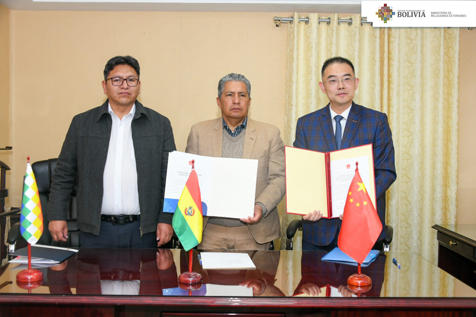 China dona a Bolivia $us 100.000 para apoyar en las tareas pos incendios