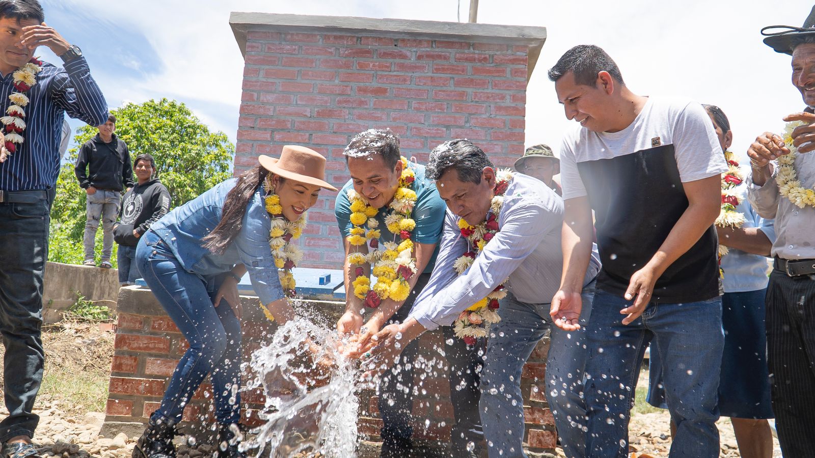Omereque inaugura sistemas de agua para mejorar producción de tomate, papa, maíz y cebolla