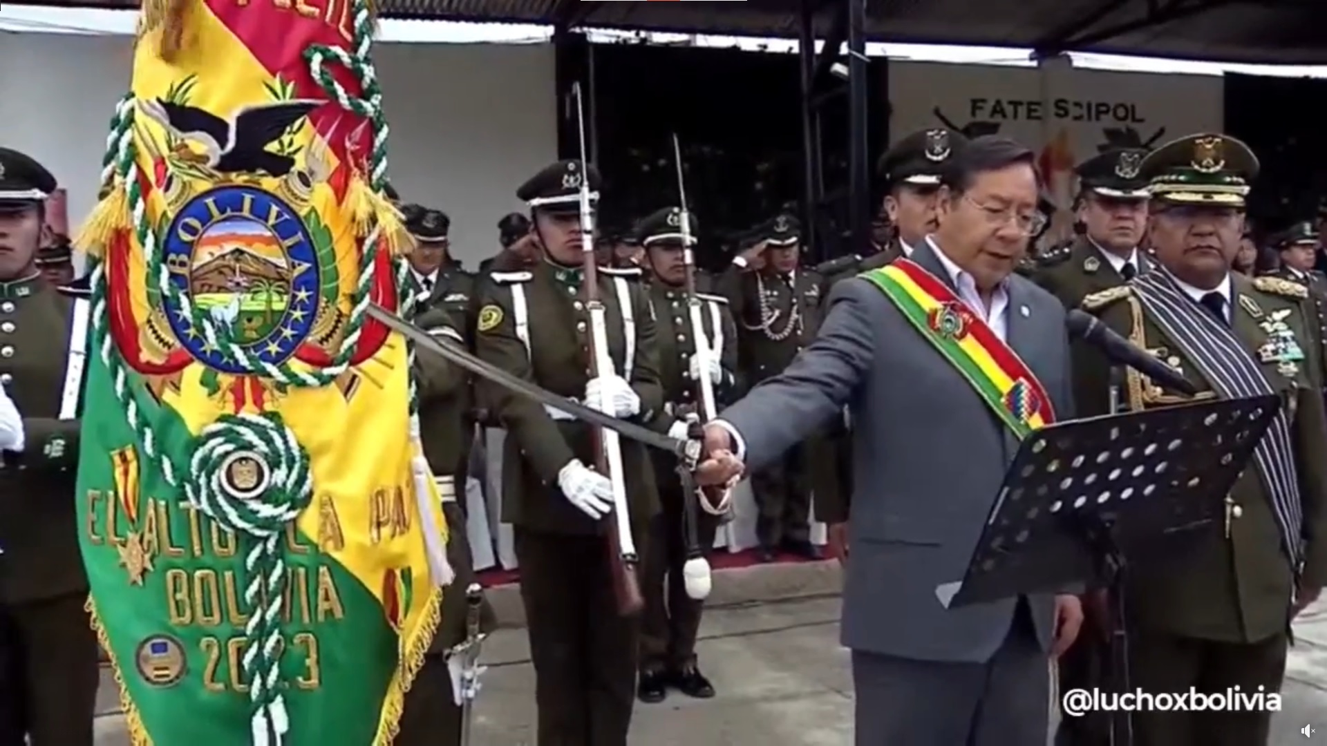 Presidente demanda a los policías no fallarle al pueblo y cuidar su integridad y seguridad