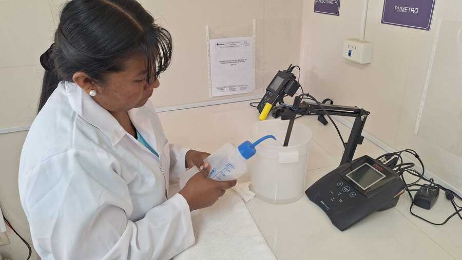Ibmetro acredita a laboratorio de Misicuni para control de calidad de agua