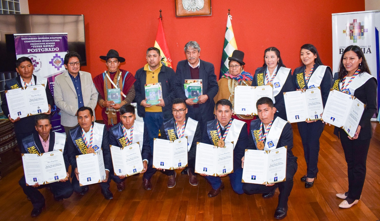 UNIBOL Aymara “Túpak Katari” gradúa a 137 nuevos profesionales de pueblos indígena originario campesinos