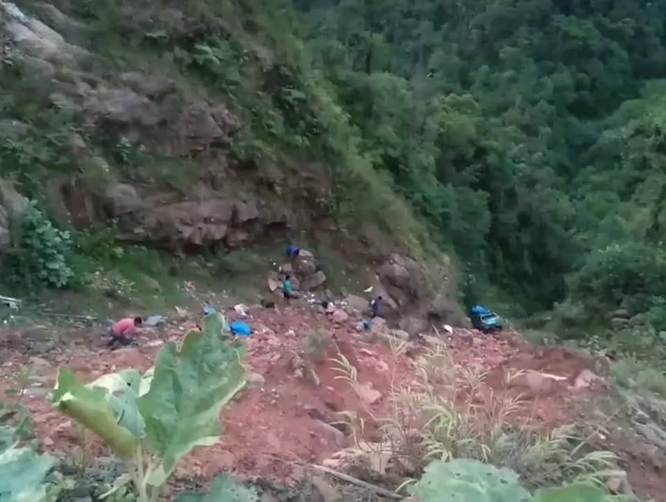 Embarrancamiento en la ruta Caranavi – Palos Blancos deja dos fallecidos 