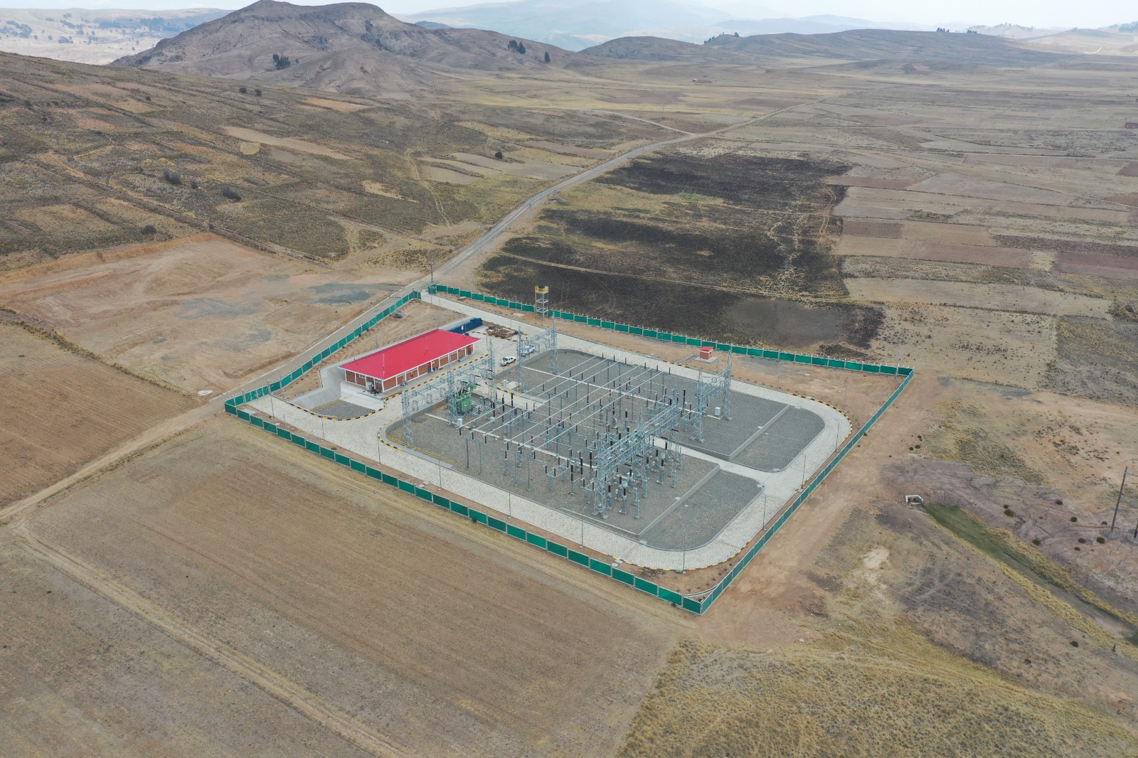 Opera nueva subestación eléctrica en Huarina y garantiza suministro para consumo familiar e industrial