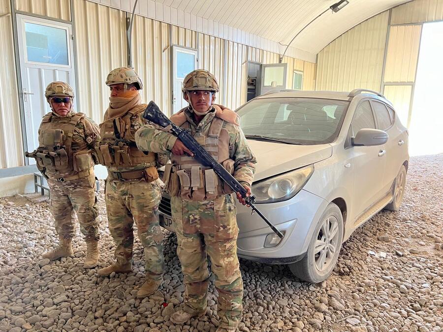 Militares comisan seis motorizados con mercadería de contrabando 