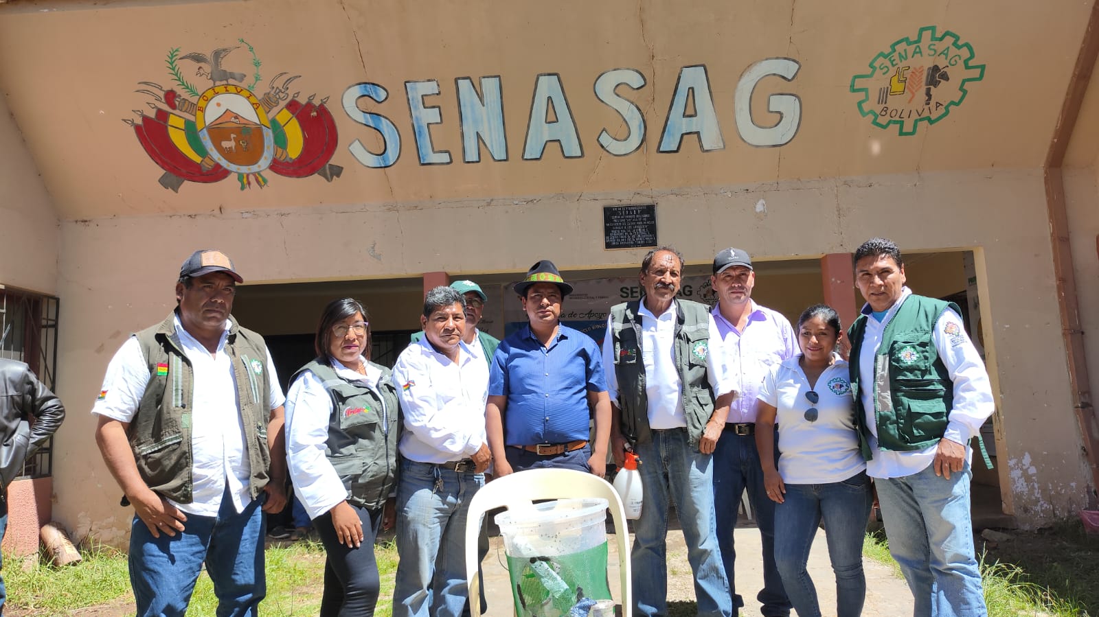 Liberan 40 millones de moscas para controlar plaga que afecta producción de frutas en valles cruceños 