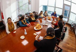 Arce y mujeres interculturales acuerdan acciones para garantizar la seguridad alimentaria con soberanía