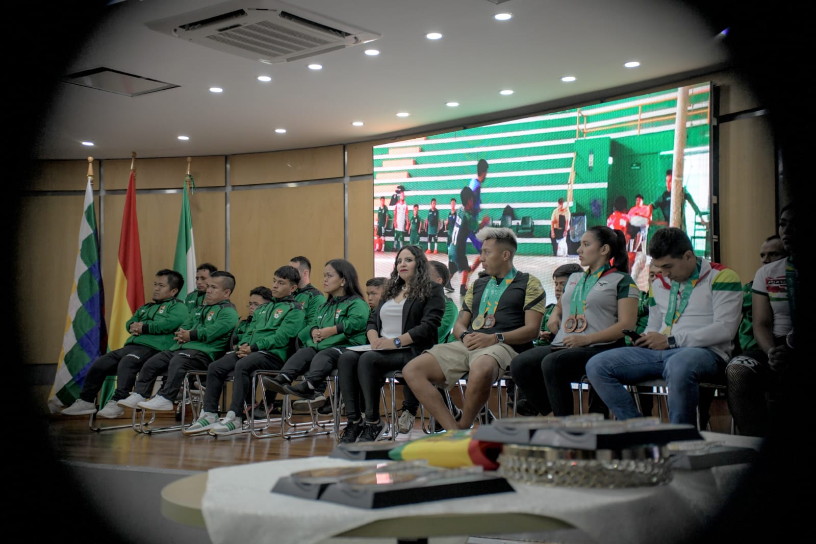 Raquetbolistas reciben reconocimientos y la selección de talla baja tiene garantizado sus pasajes para ir al mundial de fútbol