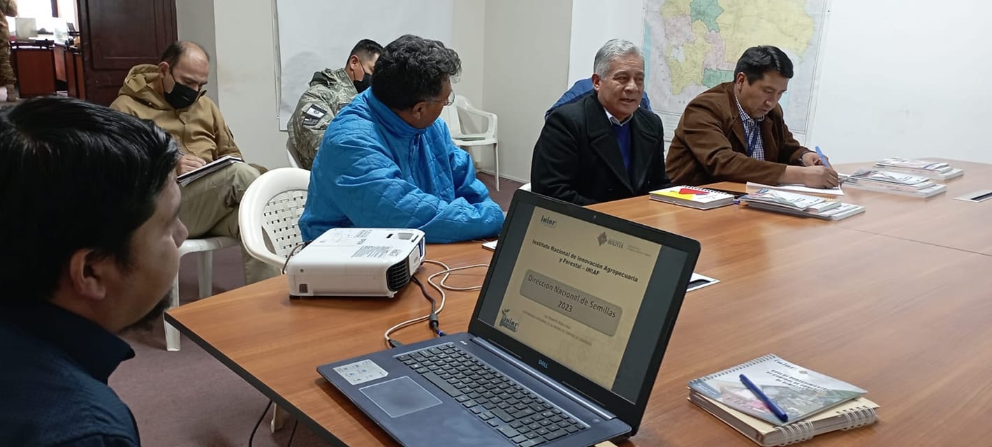 Viceministerio evalúa con el Iniaf acciones de lucha contra el contrabando de semillas