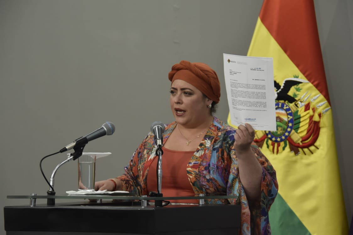 Gobierno: Pedido de salida al exterior de la exministra Roca debe tramitarse en la Justicia 