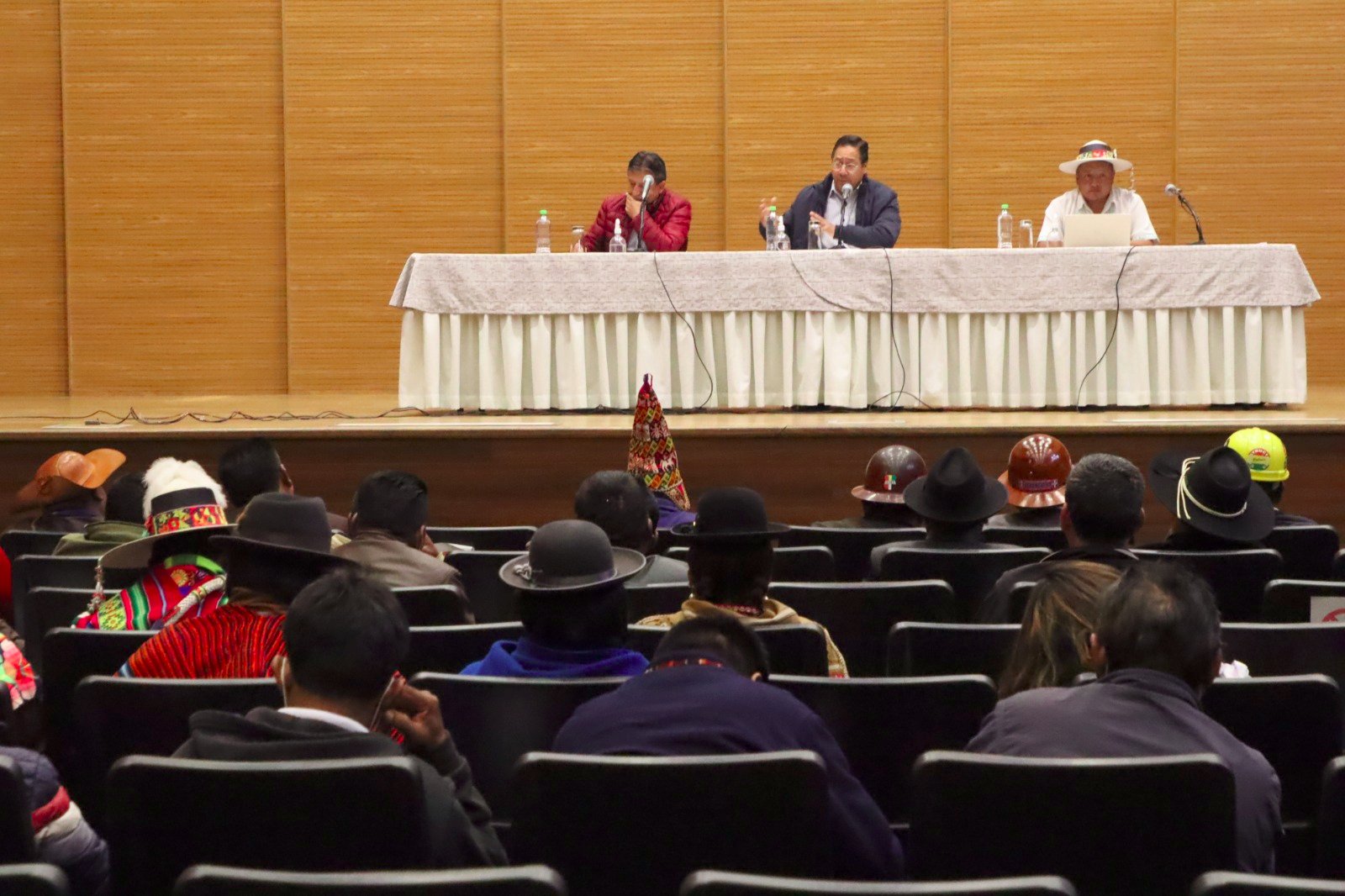 Arce se reúne con el Pacto de Unidad y la COB, destacan fortaleza del sector social y reivindican la unidad