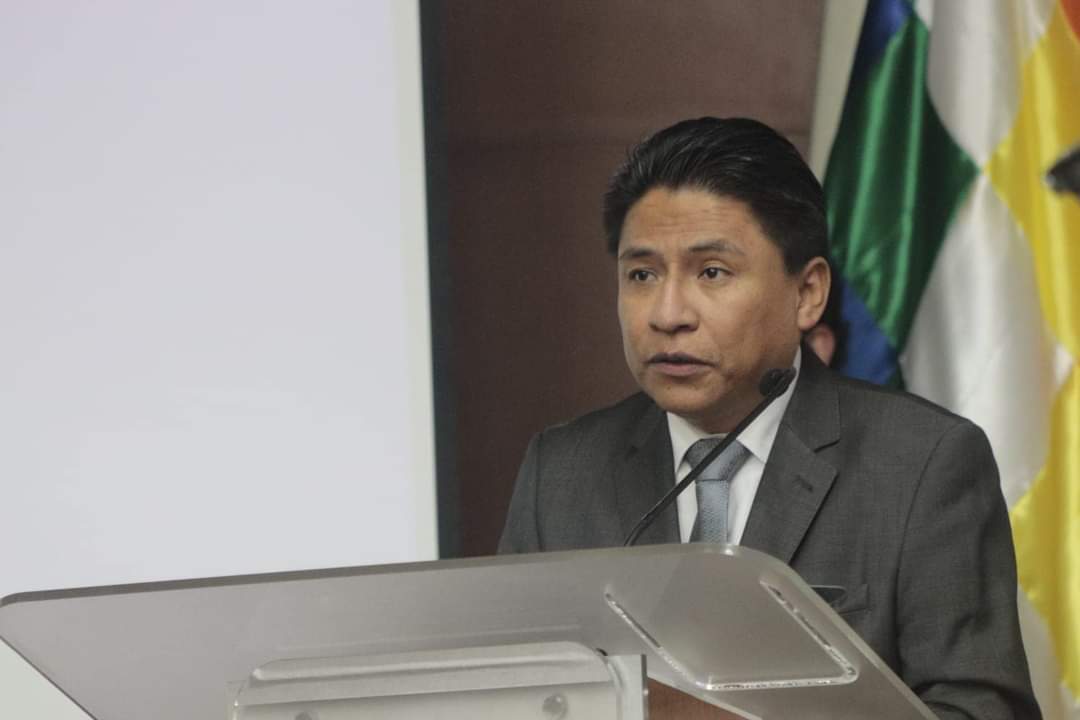 Lima: Se analizarán opciones para cubrir la ausencia del Gobernador en Santa Cruz