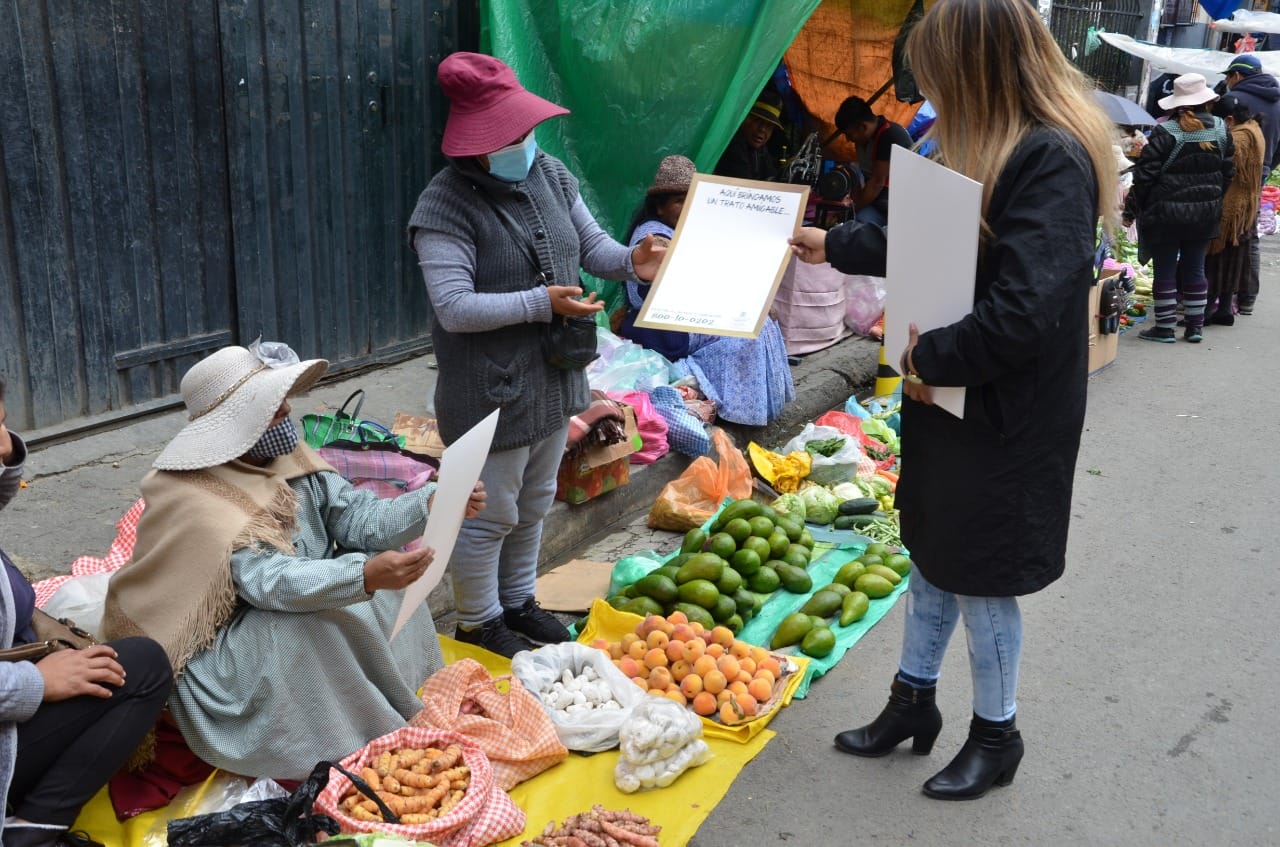 El Alto: Defensa del Consumidor impulsa la venta de hortalizas del sur de Bolivia a precio justo