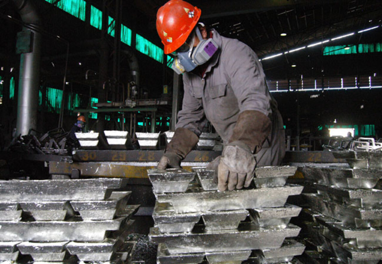 Bajan exportaciones de gas y manufactura en enero, minería repunta con 3,6%