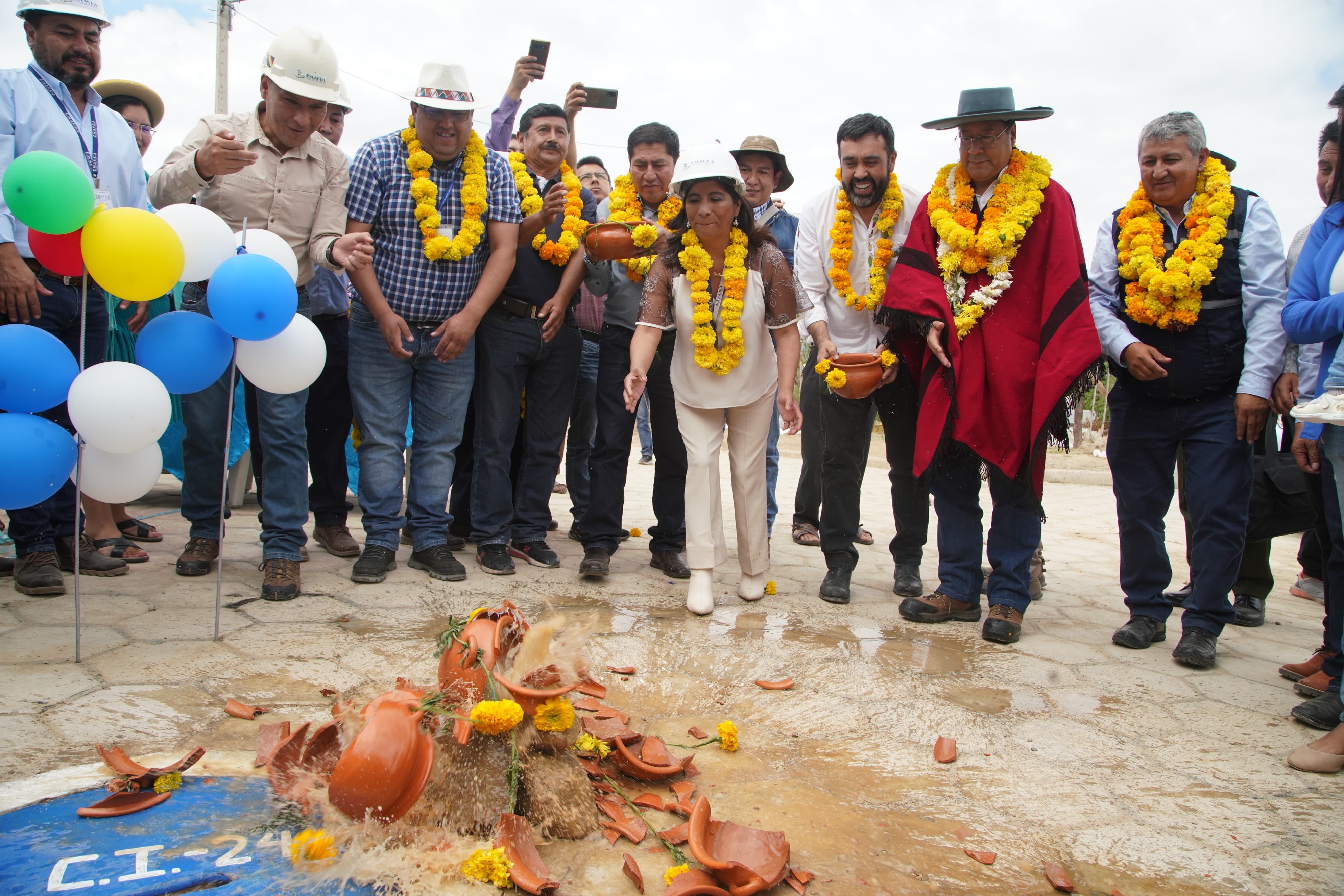 Inicia construcción de la Planta Procesadora de Cerámicos en Padcaya y se entregan obras de agua y viviendas por más Bs 53 millones