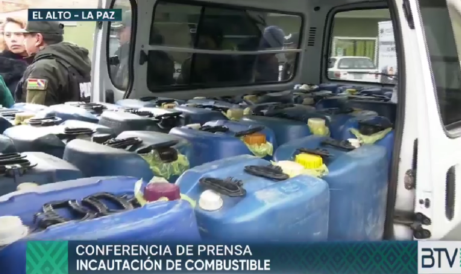 Incautan 1.800 litros de diésel que se presume tenían como destino Perú