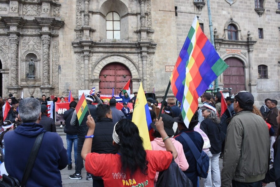 Movilización en La Paz expresa apoyo a Cuba y Palestina
