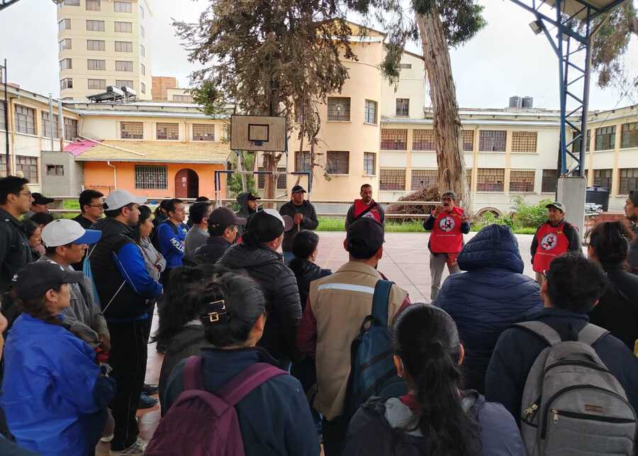 Servidores públicos capacitan en Derechos Humanos y Empleo en centros de reintegración social en La Paz