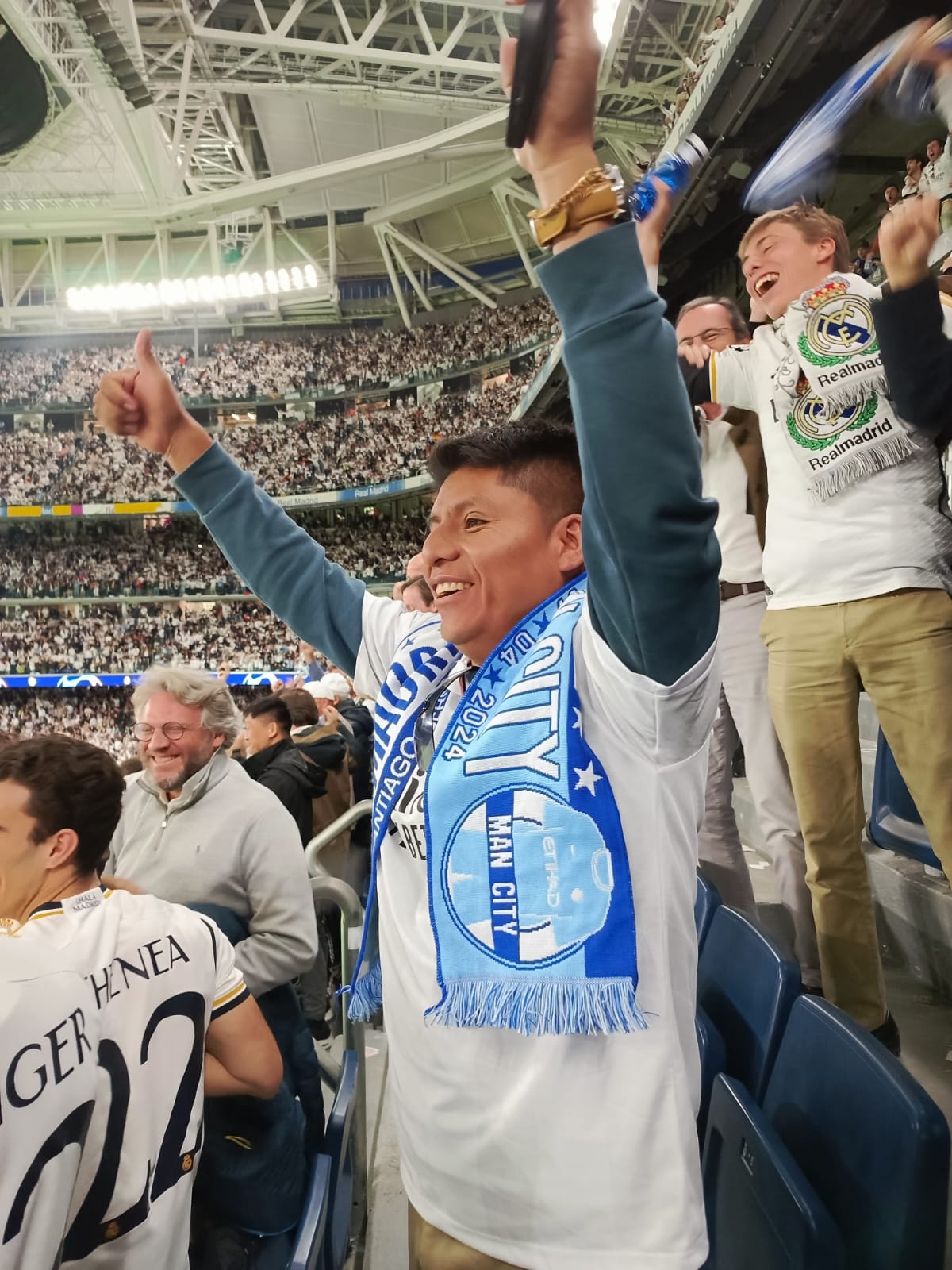 Senador Loza aprovecha invitación cultural en España para ir a la Champions League, en Bolivia lo critican y piden su suspensión