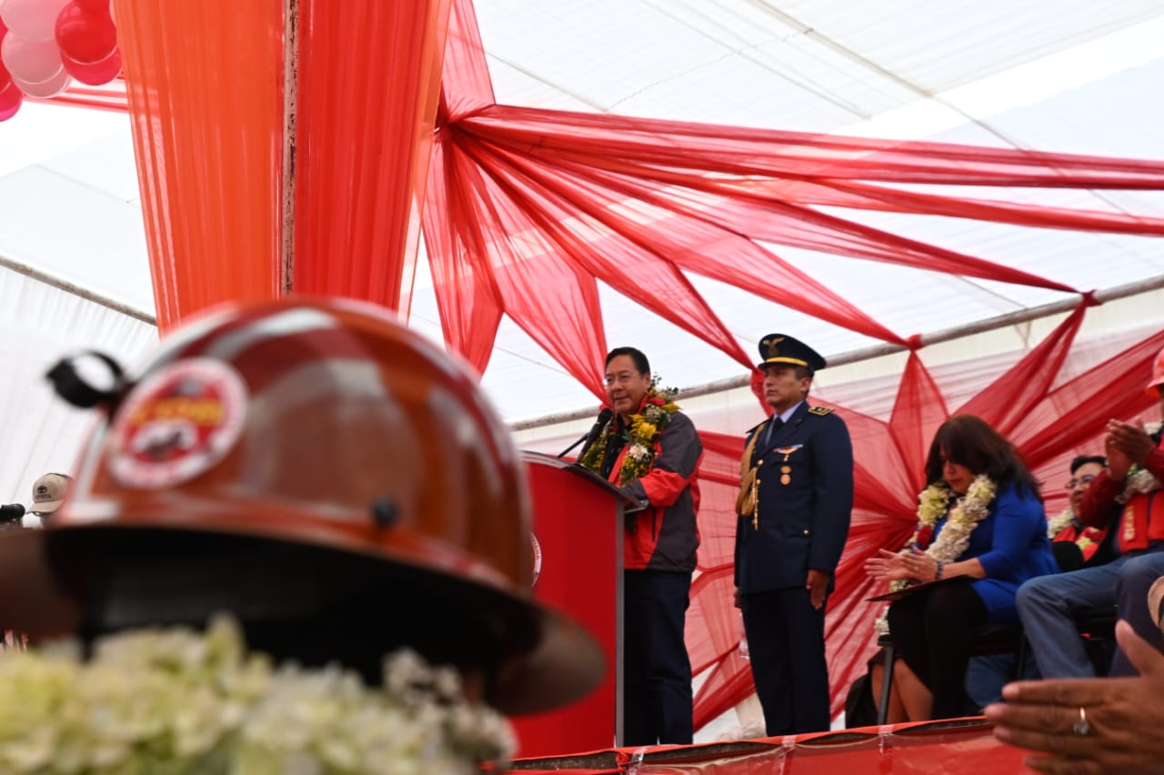 Arce asegura que está firme con el pueblo y que “no hay calumnia que nos haga retroceder”