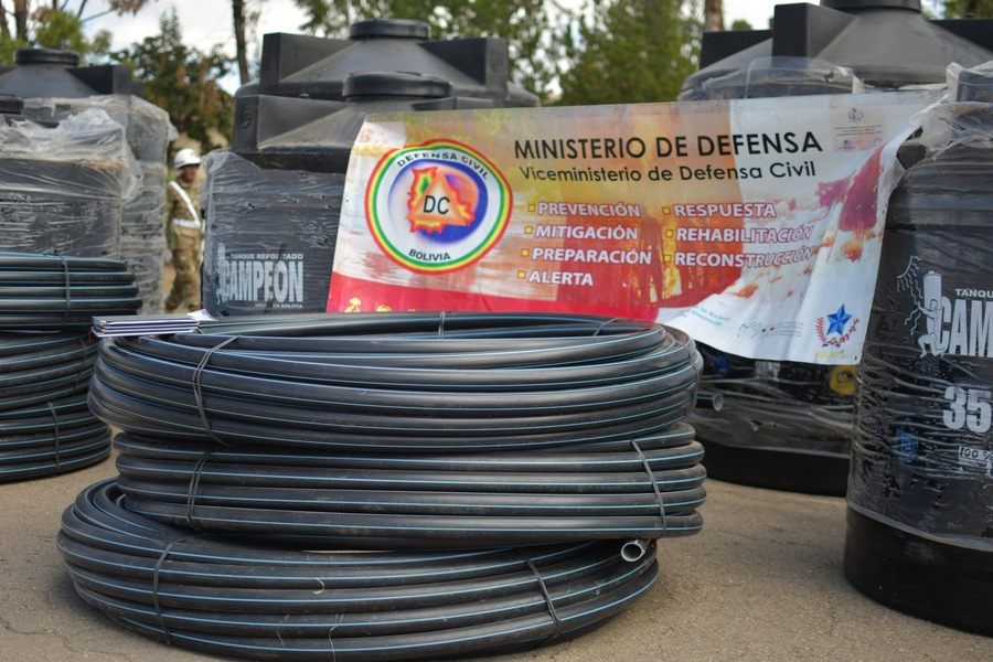 Gobierno entrega tanques de agua y geomembranas a 26 municipios de Chuquisaca