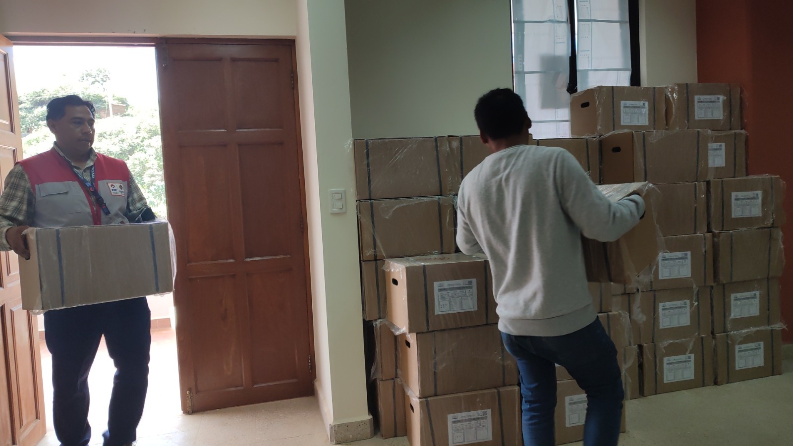 La Paz envía 100% de cajas censales al INE para procesamiento de datos