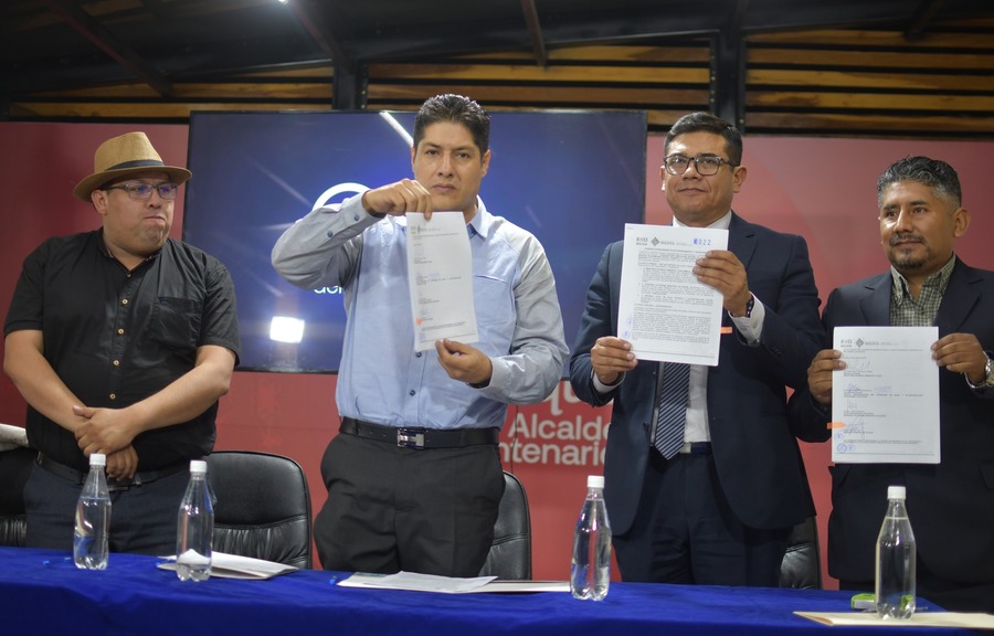 Suscriben convenio para ejecutar proyecto de agua potable que beneficiará a más de 8.000 familias en Sucre