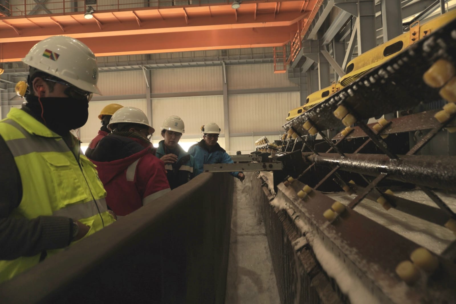 Presidenta de YLB inspecciona operaciones de las plantas industriales en el salar de Uyuni