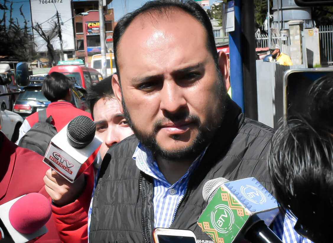 Instalan “botones de pánico” para garantizar la seguridad de trajadoras sexuales en una zona de El Alto