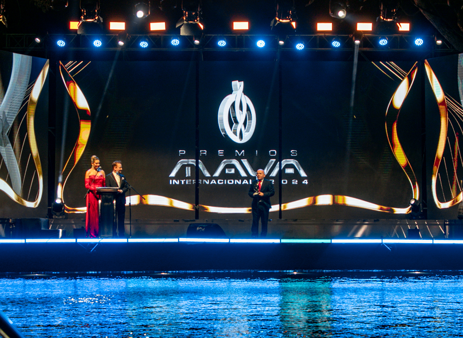 Entel recibe el premio Maya 2024 como "mejor servicio de telecomunicaciones" 