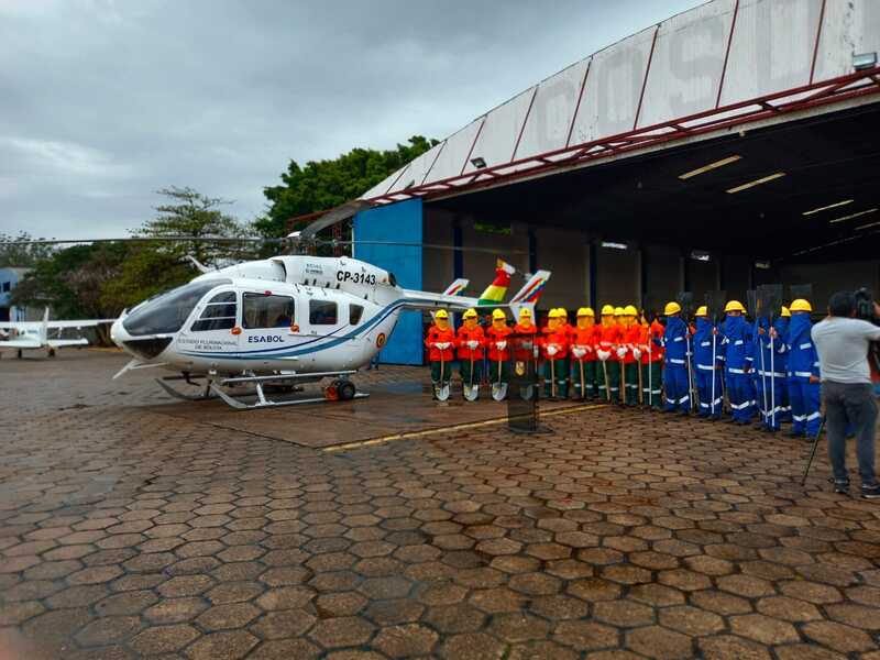 Moderno helicóptero se suma a las tareas de mitigación de incendios en Santa Cruz