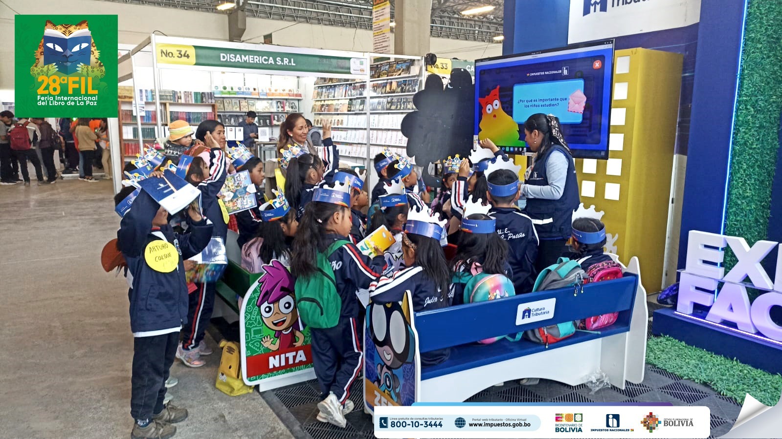 Impuestos destaca en la Feria del Libro de La Paz con stand tecnológico e interactivo 
