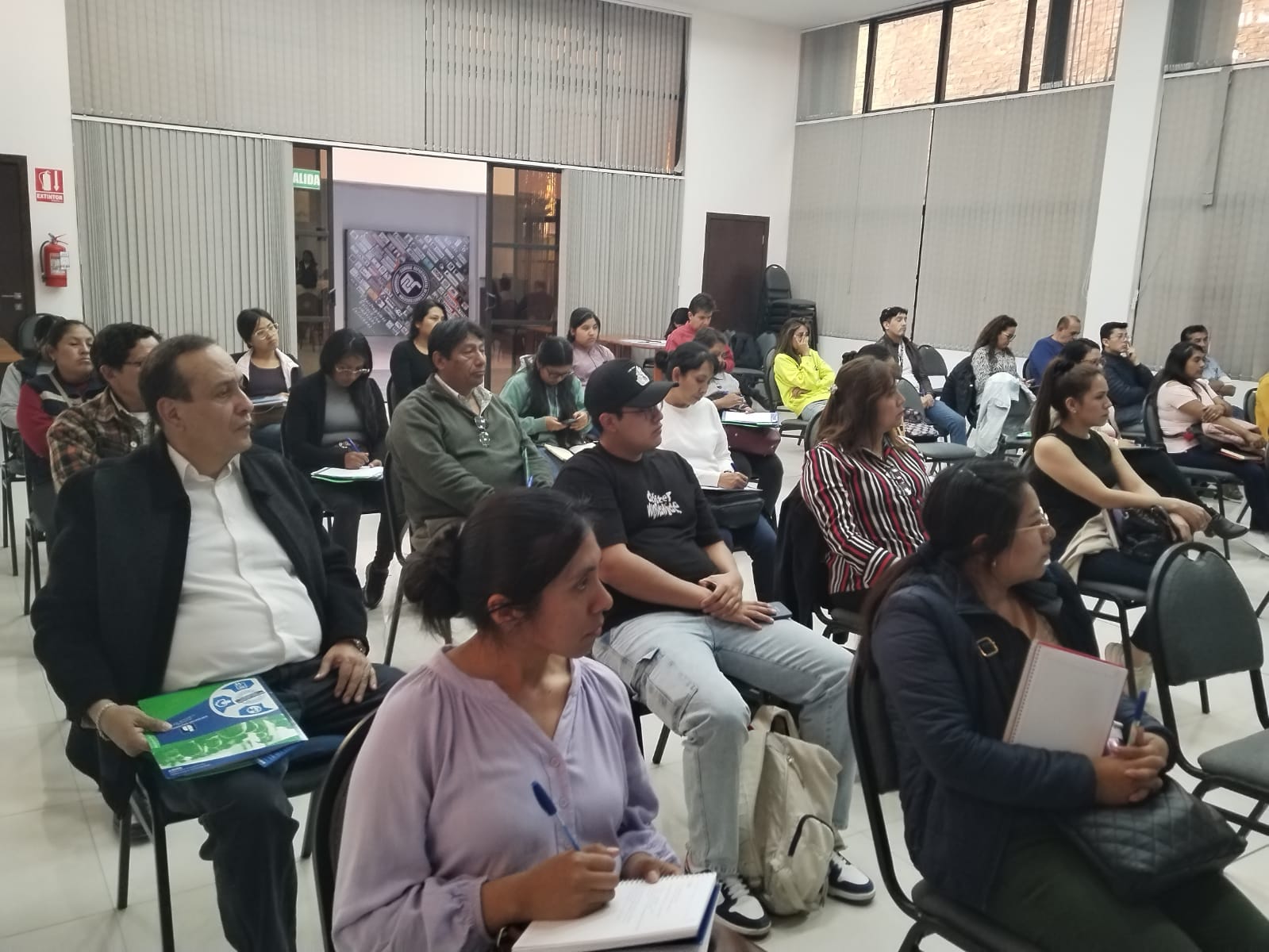 Impuestos capacita a 40 contadores públicos sobre temas tributarios en Cochabamba