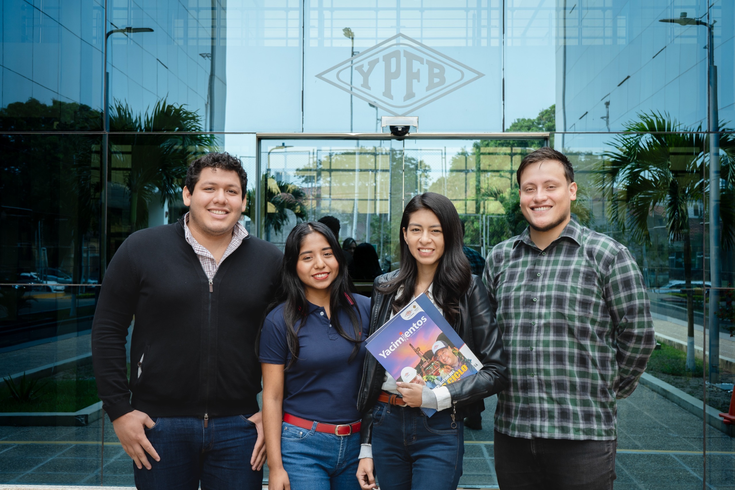 Programa “Explorando Nuevos Talentos” incorpora a 37 jóvenes titulados a YPFB