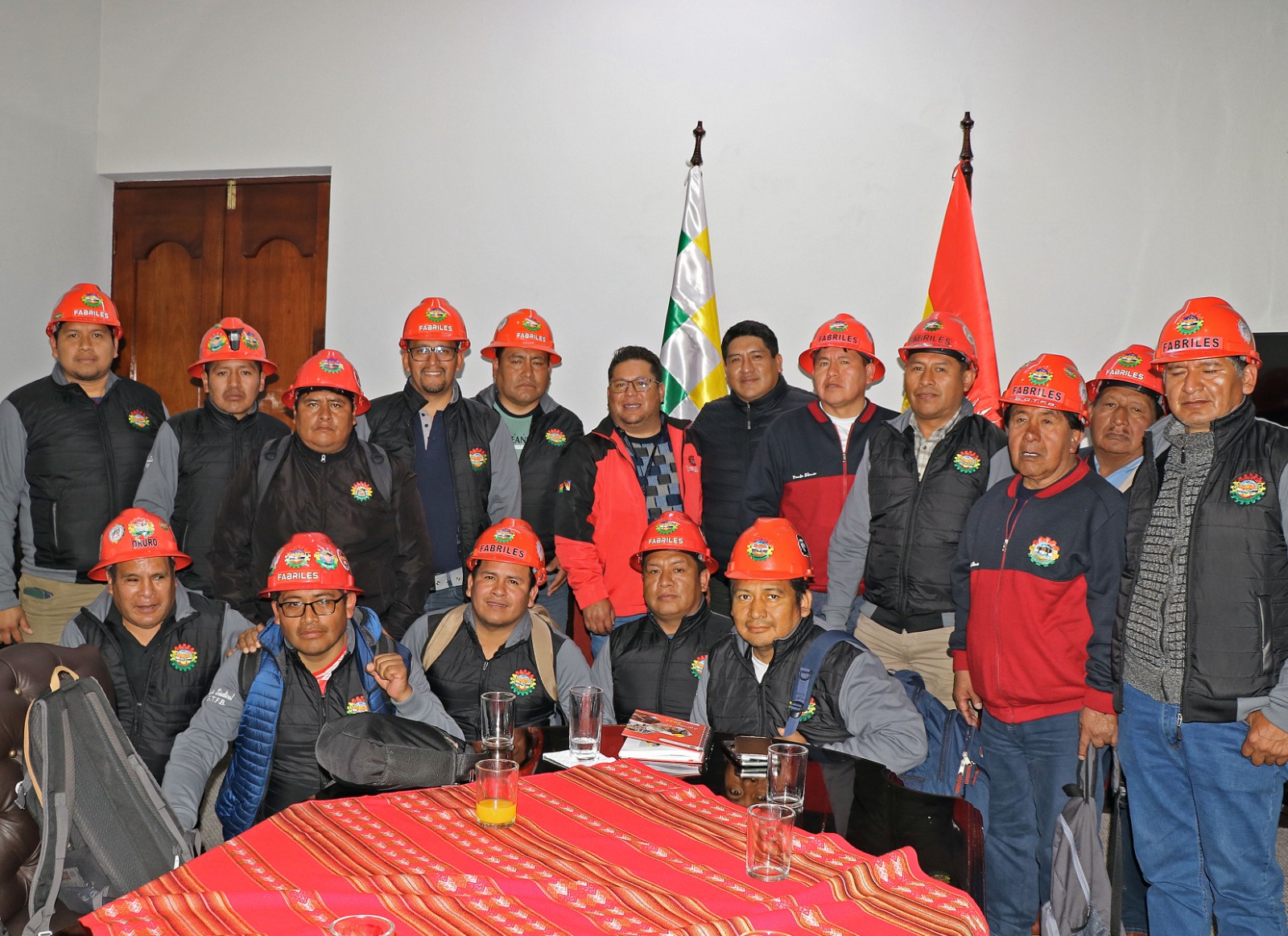 Trabajo y fabriles acuerdan agenda para septiembre