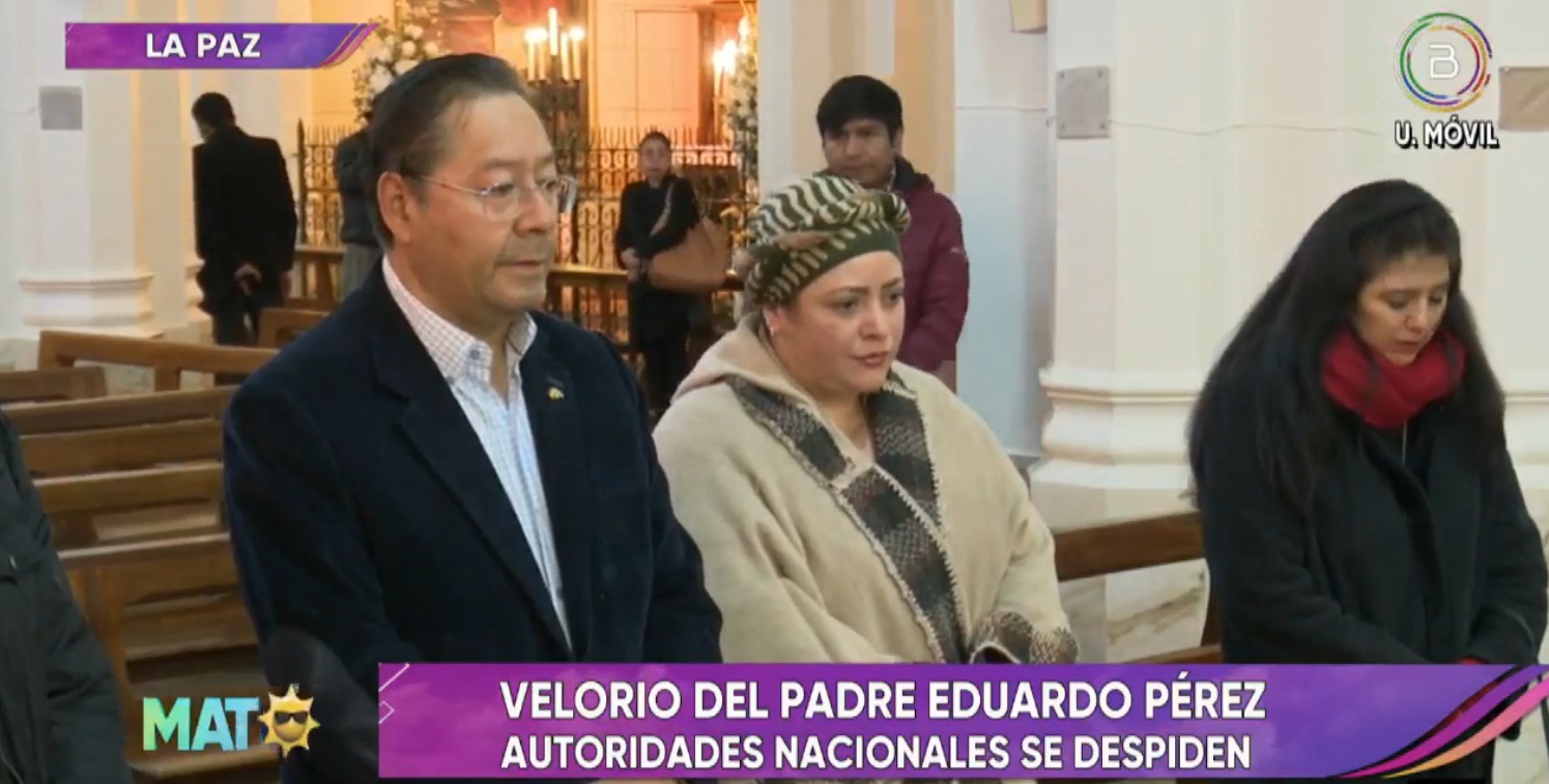 Presidente Arce da su último adiós al padre Eduardo Pérez