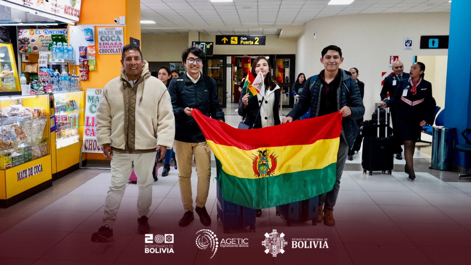 El director de Agetic y el equipo de Sucre. Foto: Agetic.