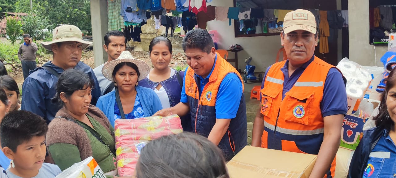 Entregan 3,4 toneladas de ayuda humanitaria a familias damnificadas por la mazamorra en Villa Tunari