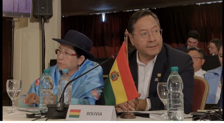 El presidente Luis Arce durante su participación en la Cumbre del Mercosur. Captura.