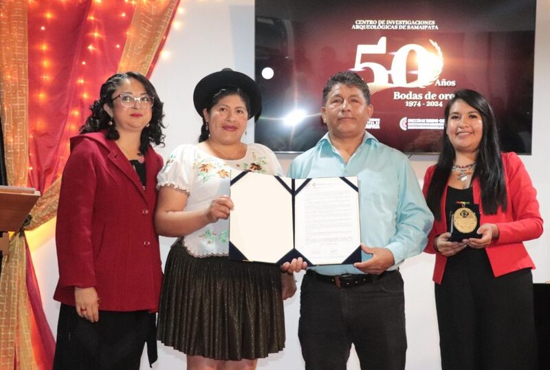 Centro de Investigaciones Arqueológicas de Samaipata es condecorado al Mérito Cultural