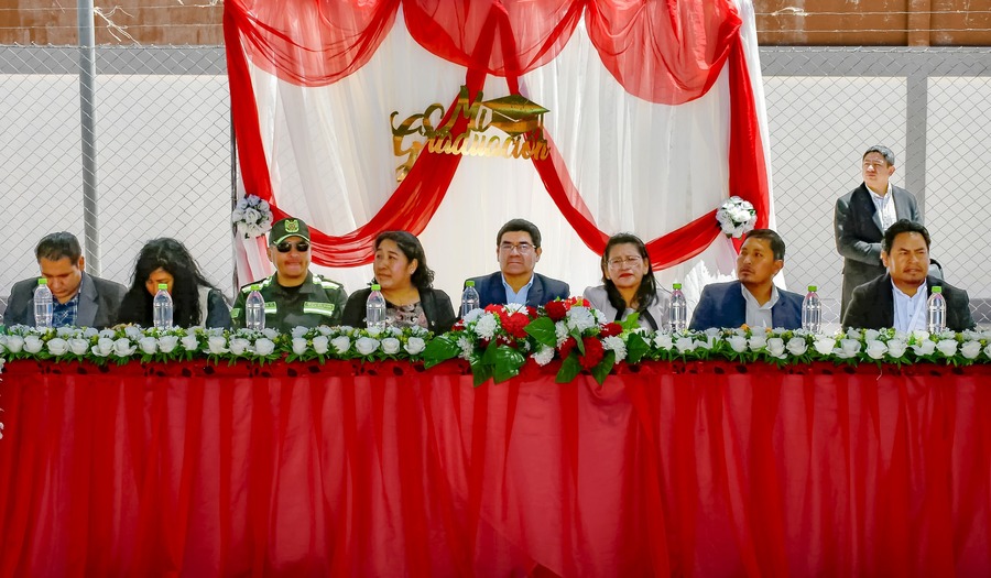 Más de 20 privados de libertad del Centro de Readaptación Productiva “Uyuni” se gradúan como bachilleres