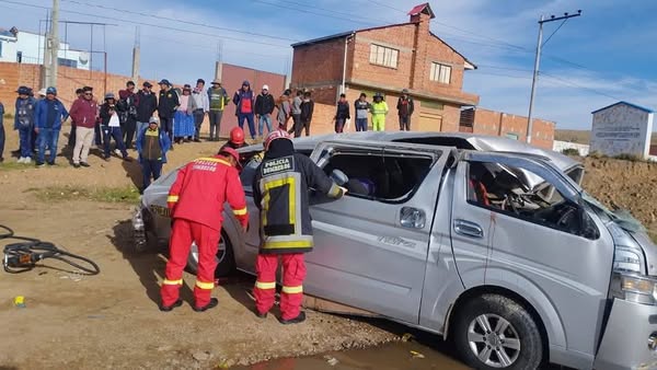 Convocan a chofer que protagonizó accidente en la carretera La Paz – Oruro que dejó 14 fallecidos