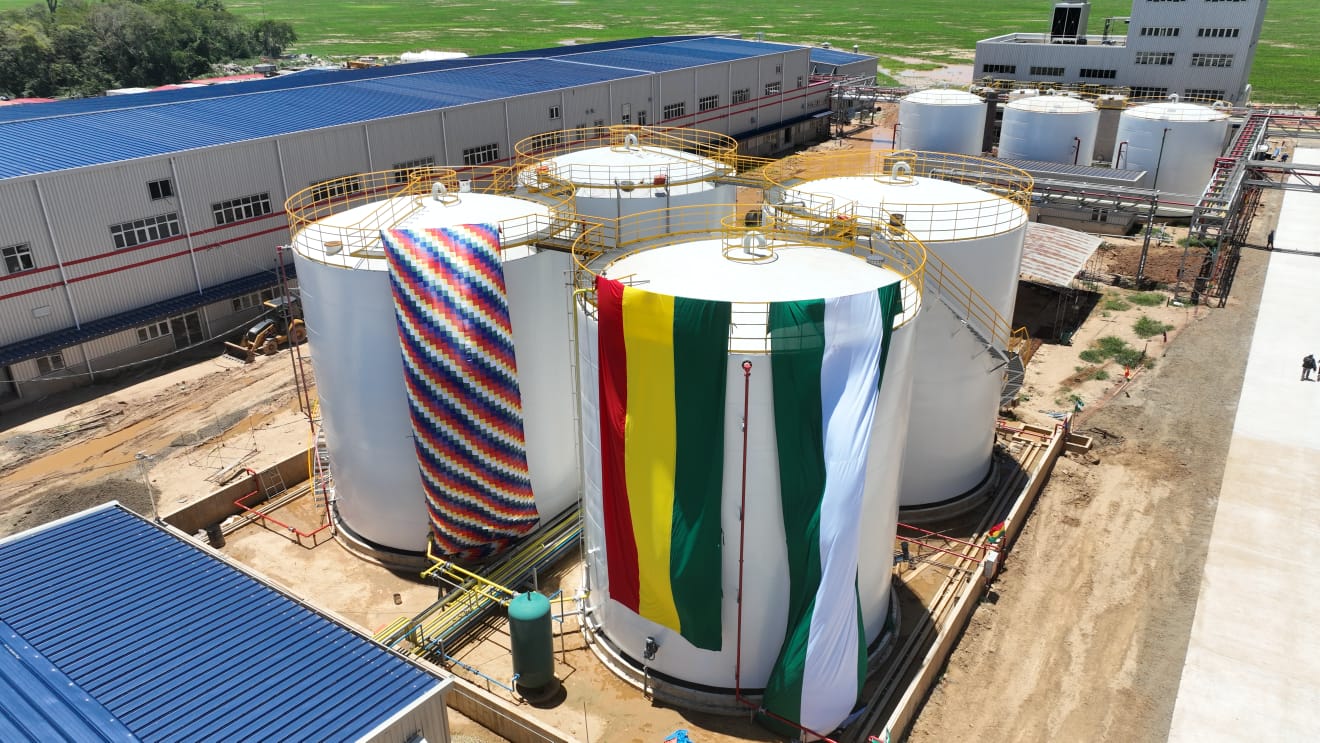 Industria estatal de Santa Julián abastecerá a pecuarios con el 74% del consumo de torta de soya 