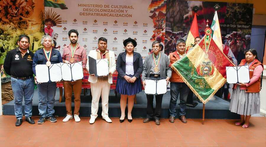 Distinguen a tres instituciones y dos personalidades artísticas y culturales